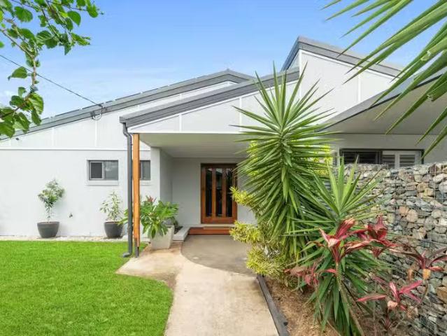Cheap 4 BR 69 Point Cartwright Drive, BUDDINA, QLD 4575 Hous.