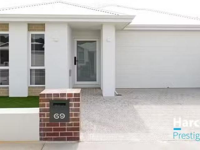 Just in! 4 BR 69 Scindian Street, ELLENBROOK, WA 6069 House.