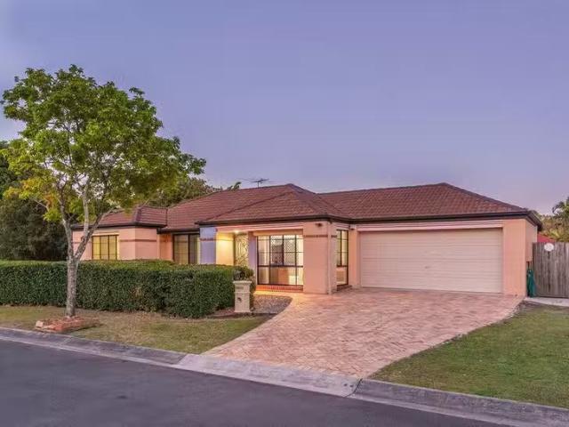 Just in! 4 BR 6 Accolade Place, Carseldine, QLD 4034
