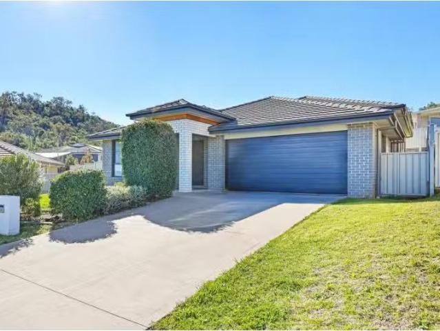 Nice 4 BR 6 Borrowdale Close, TAMWORTH House for rent Listed.