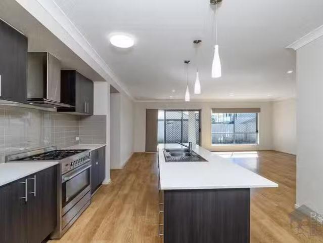 Unique 4 BR 70 Messara Circuit, Durack, QLD 4077