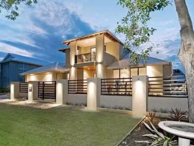 For Rent! 4 BR 72 Sylvateere Crescent, WAKERLEY, QLD 4154 Ho.