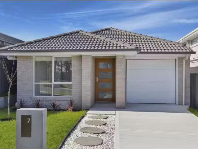 For Rent! 4 BR 7 Mishka Place, Warnervale House for rent List.