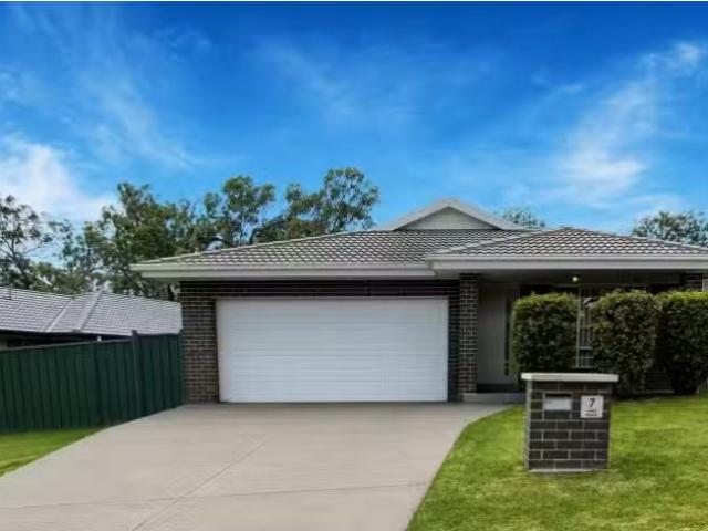 For Rent! 4 BR 7 Hunt Place, MUSWELLBROOK House for rent List.