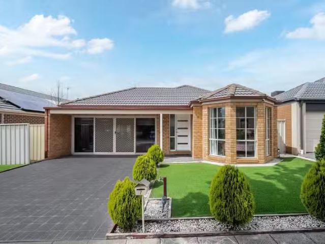 Rental! 4 BR 7 Kirribilli Close, CRAIGIEBURN, VIC 3064 House.