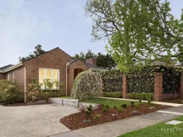 Rental! 4 BR 7 St Georges Crescent, Ashburton VIC 3147 House.