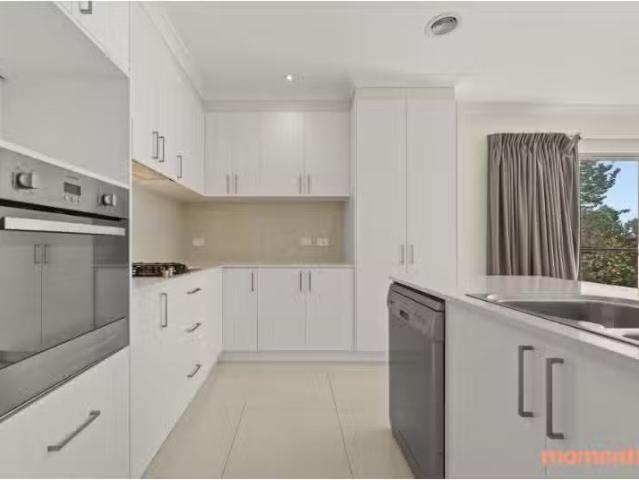 Rental! 4 BR 89 Langtree Crescent, Crace House for rent Liste.