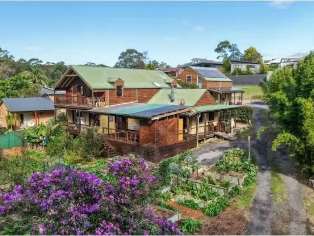 Just in! 4 BR 8 Blake Place, Narrawallee House for rent Liste.