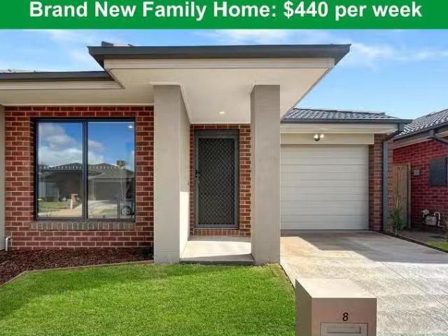 Unique 4 BR 8 Leith Road, Thornhill Park, VIC 3335
