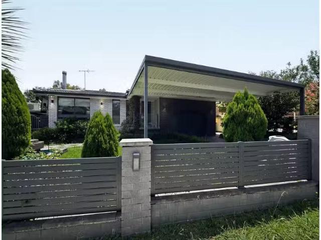 Unique 4 BR 9 Trinity Drive, Cambridge Gardens House for rent.