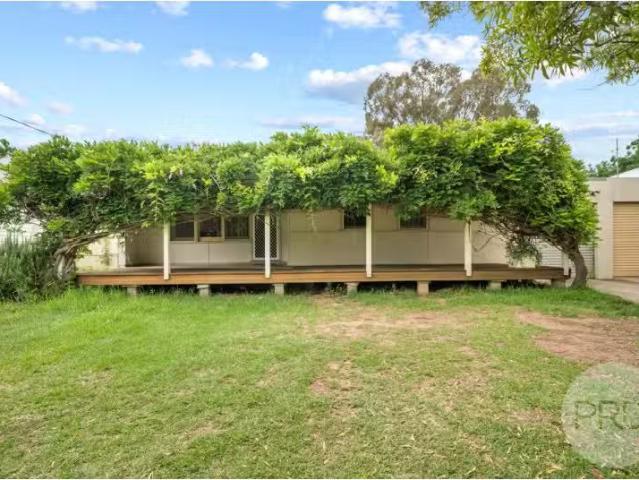 Just in! 4 BR 9 Victoria Street, Mount Austin House for rent.