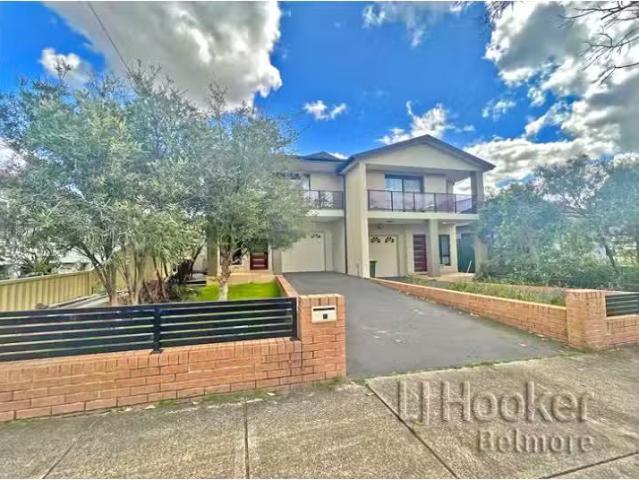 New 4 BR 9a Hebe Street, GREENACRE Townhouse for rent Listed.