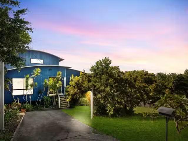 Deal! 4 BR 13 Paldao Rise, PEREGIAN BEACH, QLD 4573 House fo.