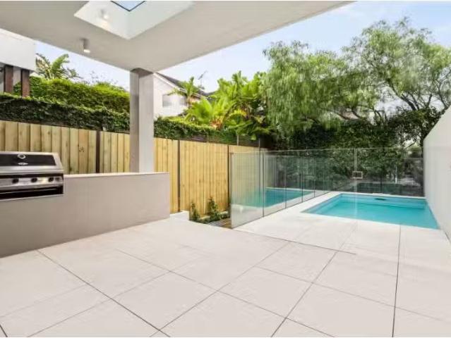 Cozy 4 BR 105 Murriverie Road, North Bondi House for rent Lis.