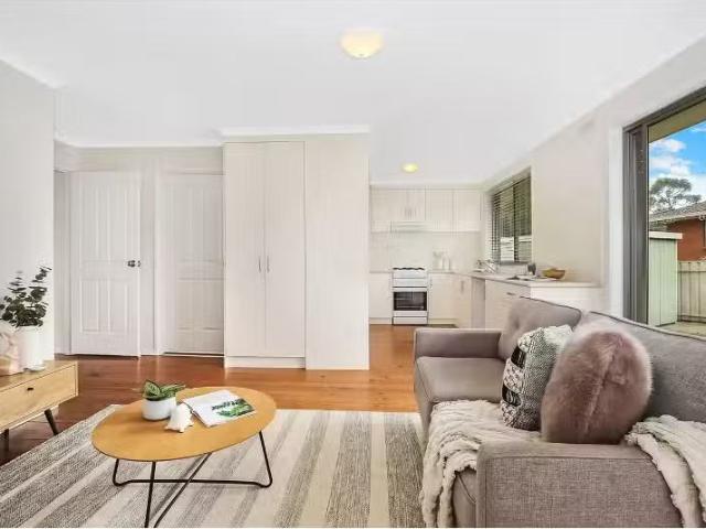 New 4 BR 117 Feathertop Circuit, THURGOONA House for rent Lis.