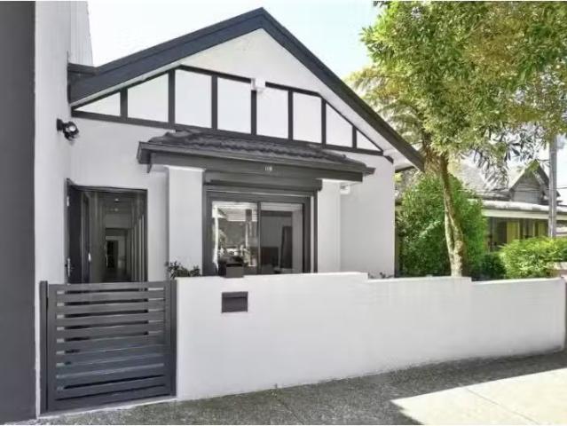 For Rent! 4 BR 119 Wollongong Road, Arncliffe House for rent.