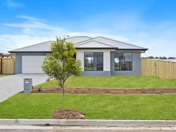 Unique 4 BR 11 Edinburgh Crescent, GLENEAGLE, QLD 4285 House.