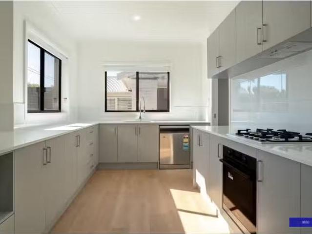 For Rent! 4 BR 1/21 Fourth Street, ADAMSTOWN Townhouse for ren.
