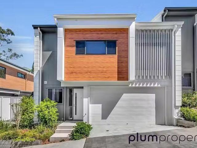 Nice 4 BR 1/21 Jenkinson Street, Indooroopilly, QLD 4068