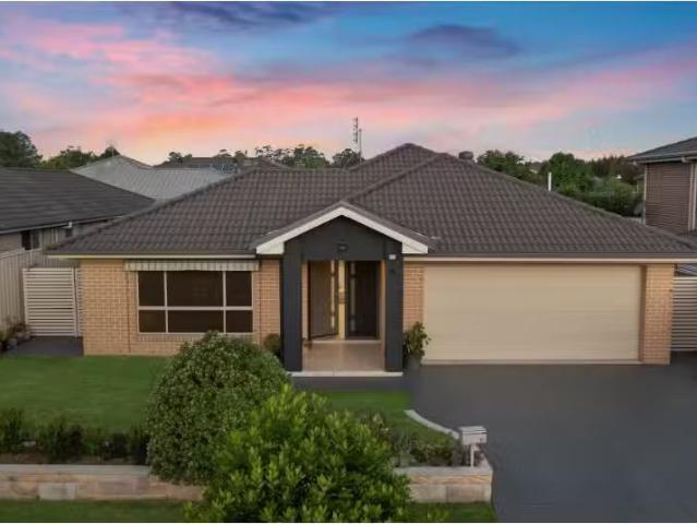 Rental! 4 BR 12 Wakool Crescent, Woongarrah House for rent Li.