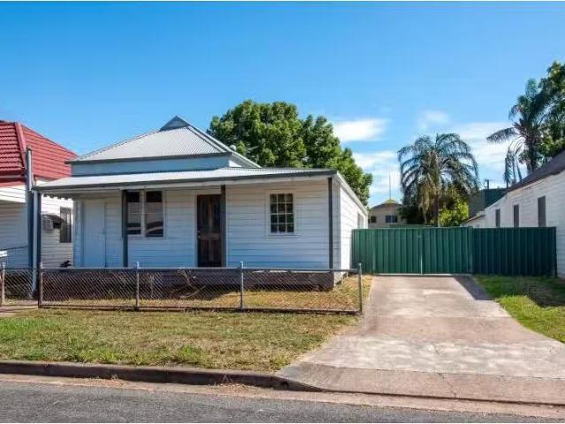 Just in! 4 BR 12 Macquarie Street, SINGLETON House for rent L.