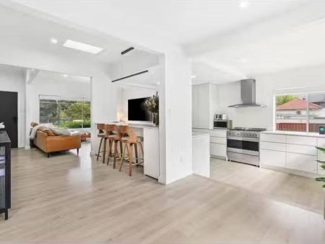 Unique 4 BR 139 Morrison Road, Putney House for rent Listed b.