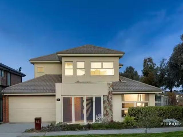 Deal! 4 BR 14 Flagstaff Crescent, Point Cook, VIC 3030