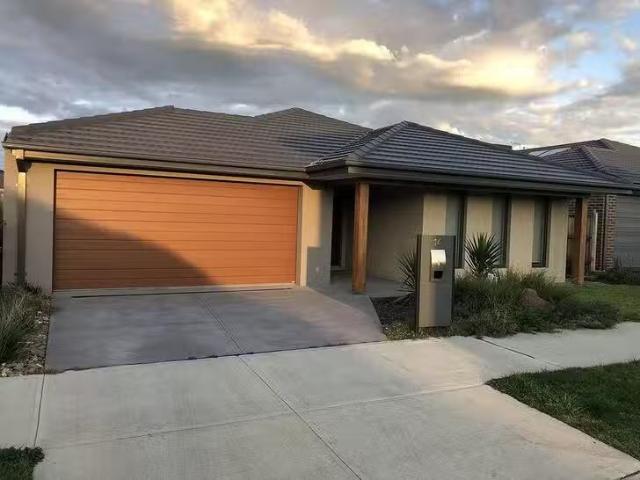 Just in! 4 BR 14 Mallard Avenue, Officer, VIC 3809