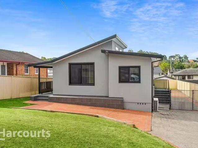 Deal! 4 BR 14 Roycroft Avenue, MOUNT WARRIGAL, NSW 2528 Hous.