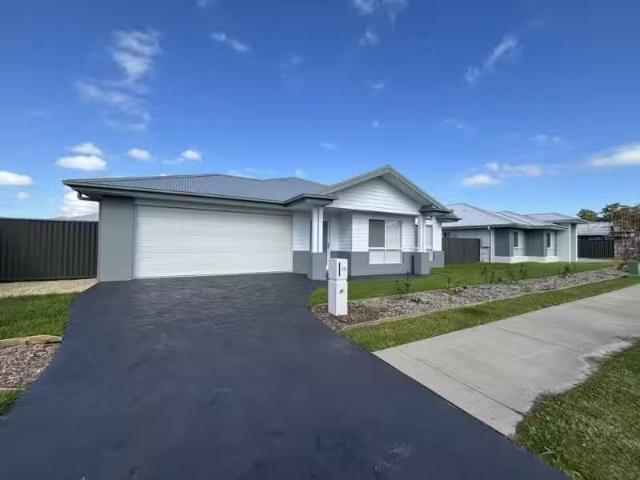 Nice 4 BR 15 Basil Street, MOONEE BEACH House for rent Listed.