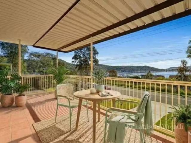 Charming 4 BR 162 Glenrock Parade, Koolewong House for rent L.