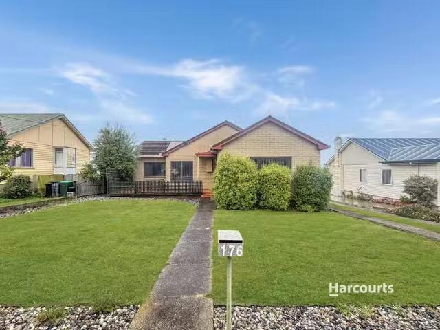 Cozy 4 BR 176 Best Street, DEVONPORT, TAS 7310 House for Rent