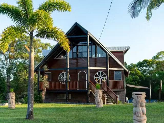 Rental! 4 BR 18 Constellation Way, MAROOCHY RIVER, QLD 4561.