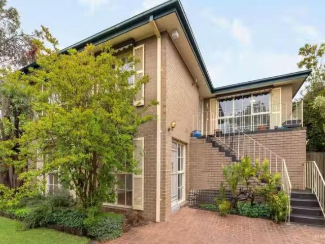 Rental! 4 BR 19 Helston Street, Balwyn North VIC 3104 House.