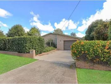 Deal! 4 BR 19 Rodney Street, Gunnedah House for rent Listed b.