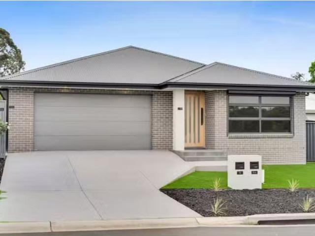 New 4 BR 19 Station Master Avenue, Thirlmere House for rent L.