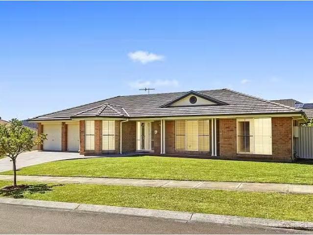 Unique 4 BR 1 Fernlee Court, Woongarrah House for rent Listed.