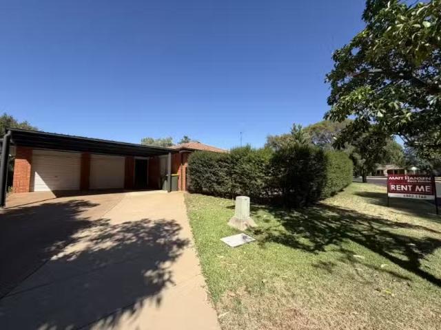 Unique 4 BR 1 Greenway Place, Dubbo House for rent Listed by.