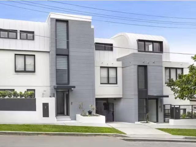 Cheap 4 BR 1a Hereward Street, Maroubra House for rent Listed.