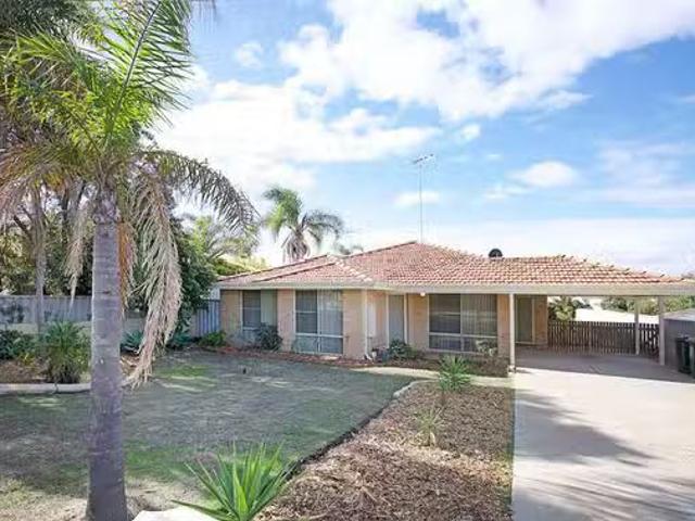 Unique 4 BR 23 Casuarina Drive, Halls Head, WA 6210
