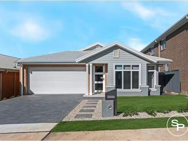 Unique 4 BR 20 Grebe Circuit, Oran Park House for rent Listed.