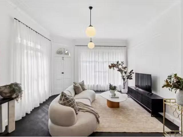 New 4 BR 218 West Street, Crows Nest House for rent Listed by.