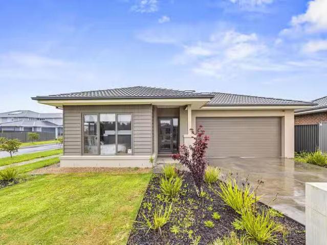 Deal! 4 BR 21 Buchanan Drive, Lucas, VIC 3350