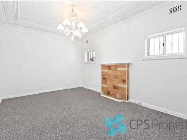 Cozy 4 BR 223 Storey St, Maroubra House for rent Listed by Al.