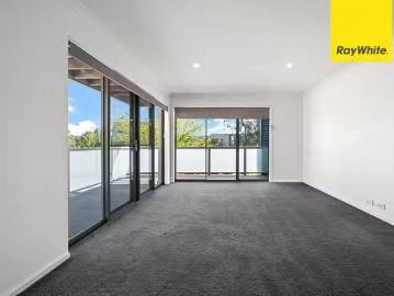 Rental! 4 BR 22/84 Kings Canyon Street, Harrison, ACT 2914
