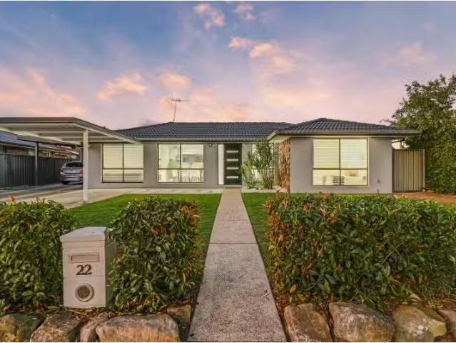 Cheap 4 BR 22 Neptune Crescent, Bligh Park House for rent Lis.