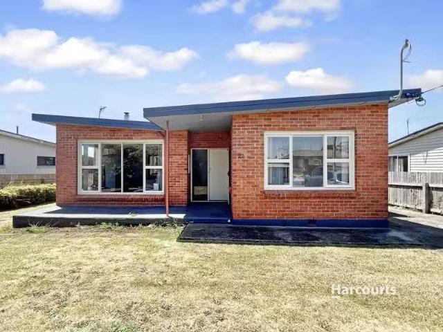 For Rent! 4 BR 22 Niela Crescent, MIANDETTA, TAS 7310 House.