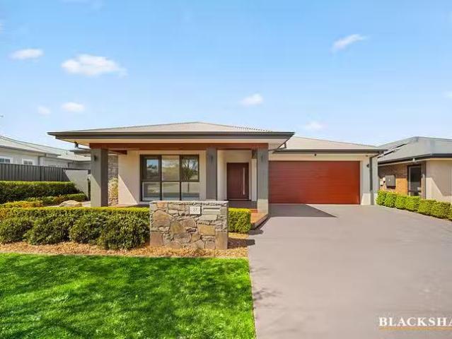 Deal! 4 BR 27 Griffiths Link, Googong, NSW 2620