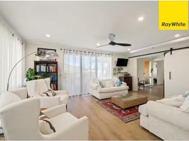 Charming 4 BR 28 Clubbe Crescent, MACGREGOR House for rent Li.