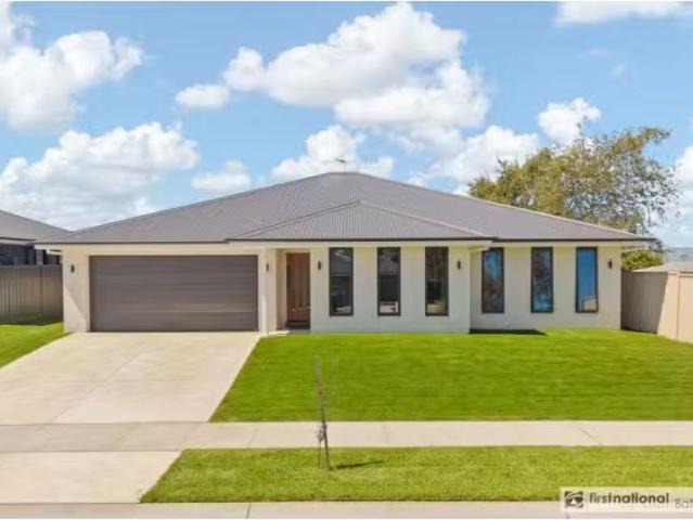 Just in! 4 BR 2 Hoynes Circuit, Blayney House for rent Listed.